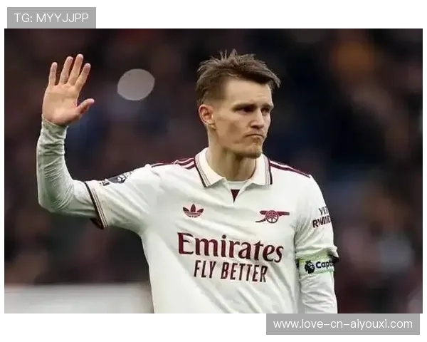 厄德高精准斜塞直入禁区,队友轻松推射 厄德高精准斜塞直入禁区,队友轻松推射