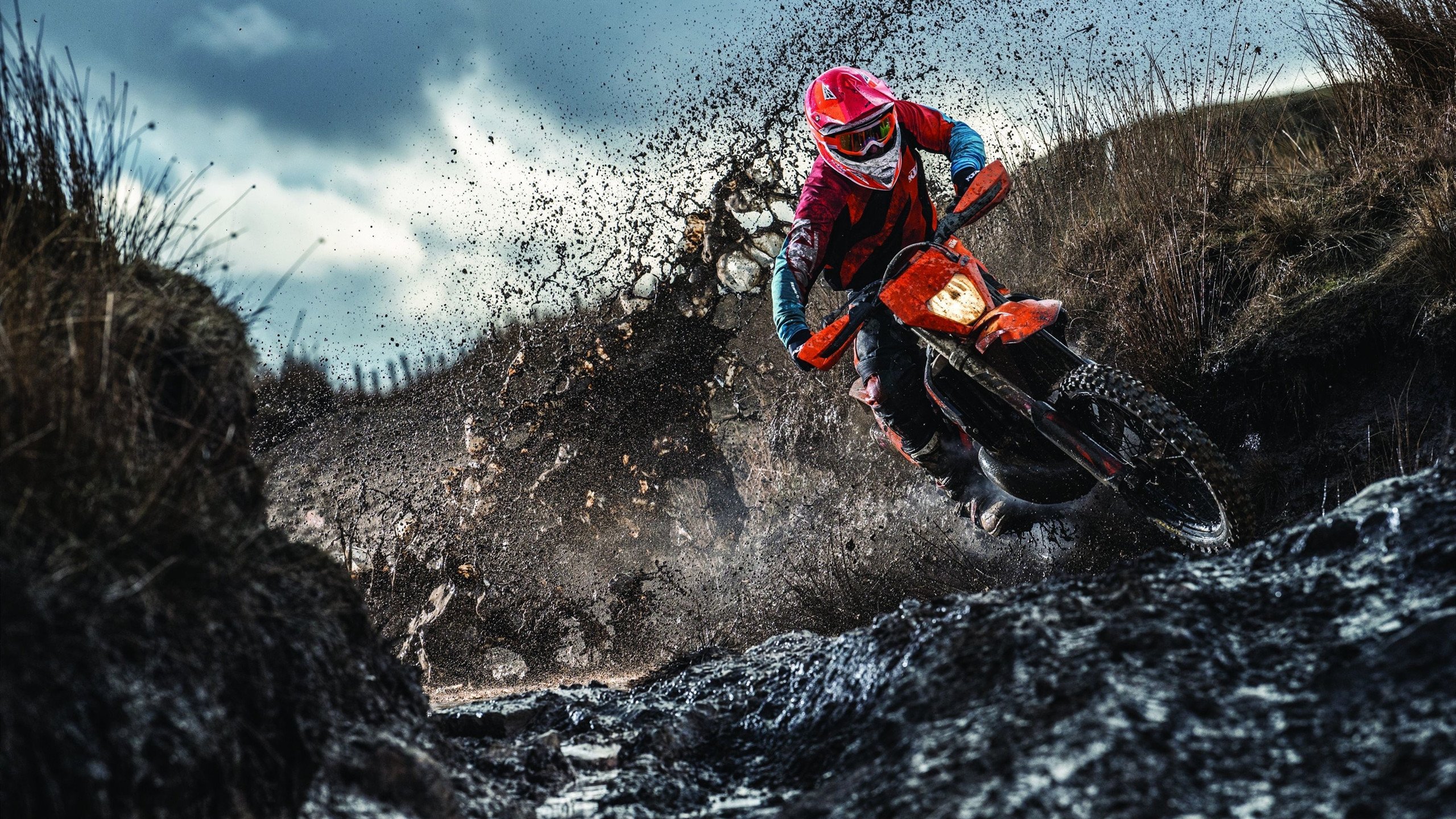 乒乓球“见缝插针”角度赛 大斜线与小三角轮番上演